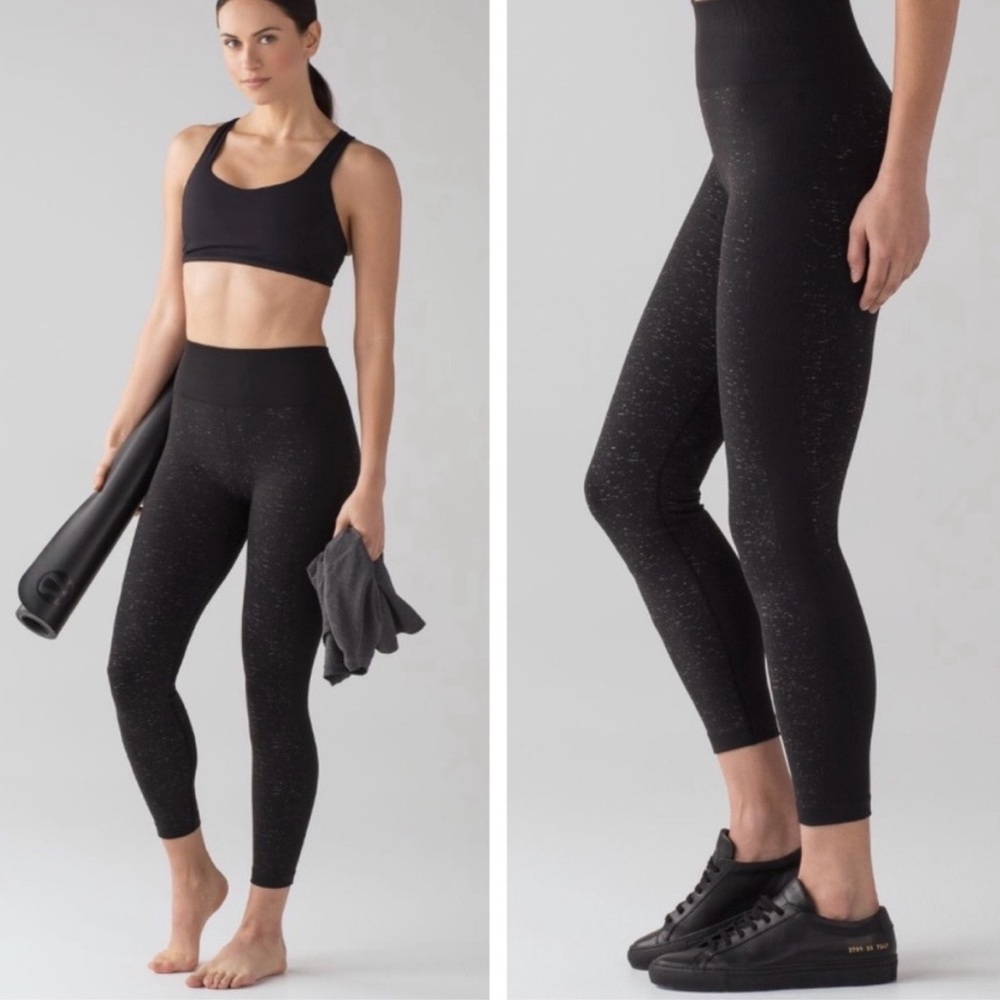 Lululemon Free To Flow 7/8 Tight Black/White Seamless Knit Women’s Size 6